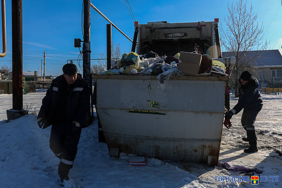 Россияне все чаще отказываются от пластиковой посуды ради экологии