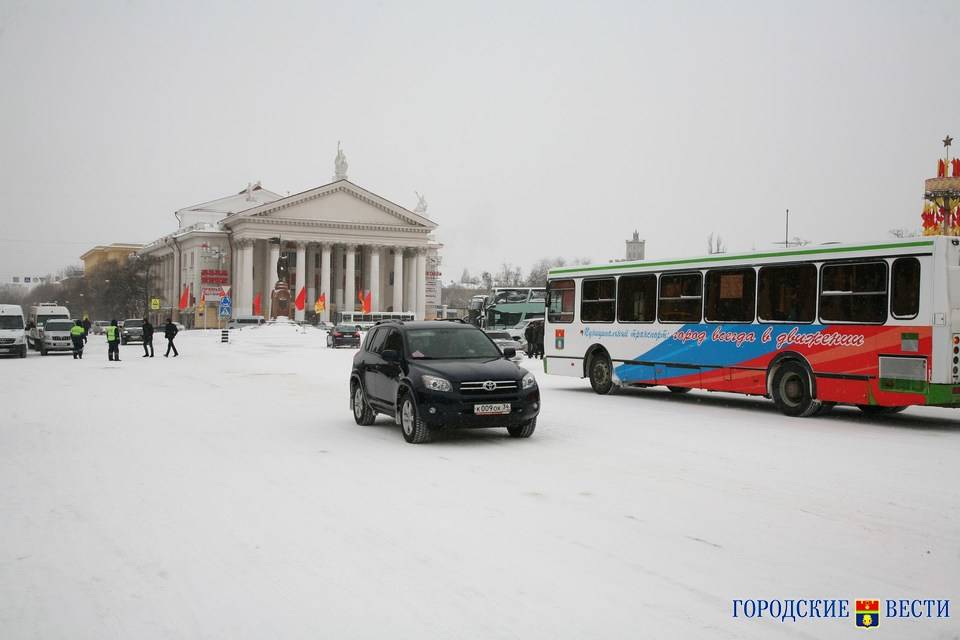ГИБДД назвала улицы Волгограда, на которых сейчас пробки