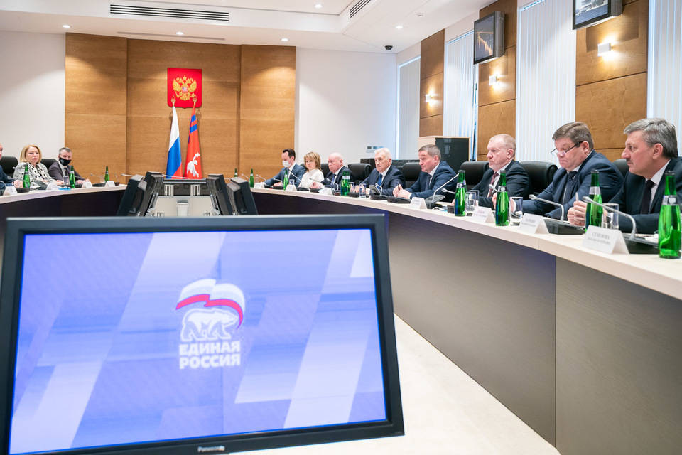 Волгоградский губернатор и единороссы оценили итоги совместной работы