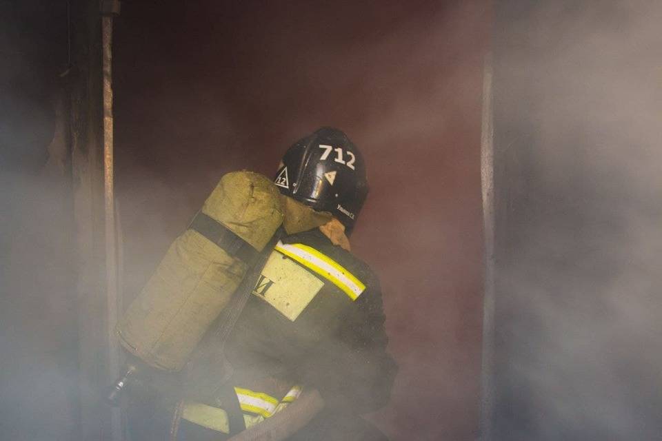 В Волгограде при пожаре в 5-этажке пострадал 41-летний мужчина