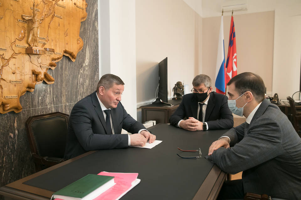 Губернатор Андрей Бочаров встретился с руководством ПАО «Россети Юг»