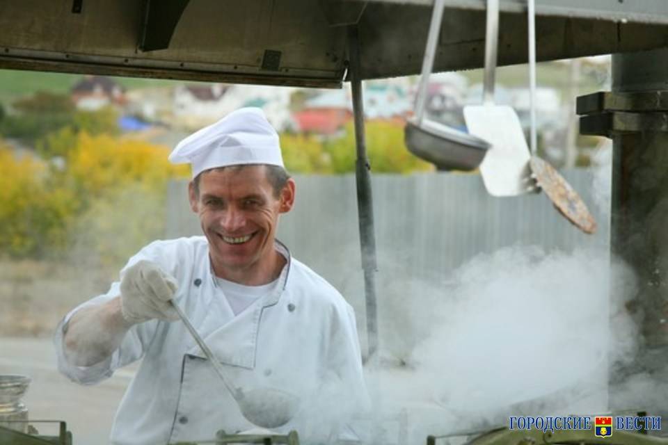 В Волгограде выберут компанию, которая приготовит «полевую кухню» на 9 Мая