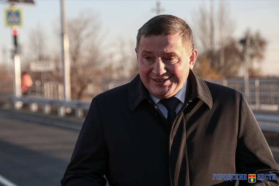 Андрей Бочаров инспектирует новый участок берегоукрепления в Волгограде