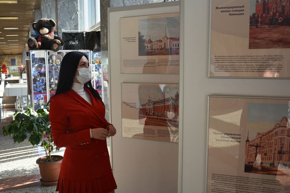 Выставка старинных почтовых открыток представлена на вокзалах Астрахани, Саратова и Волгограда