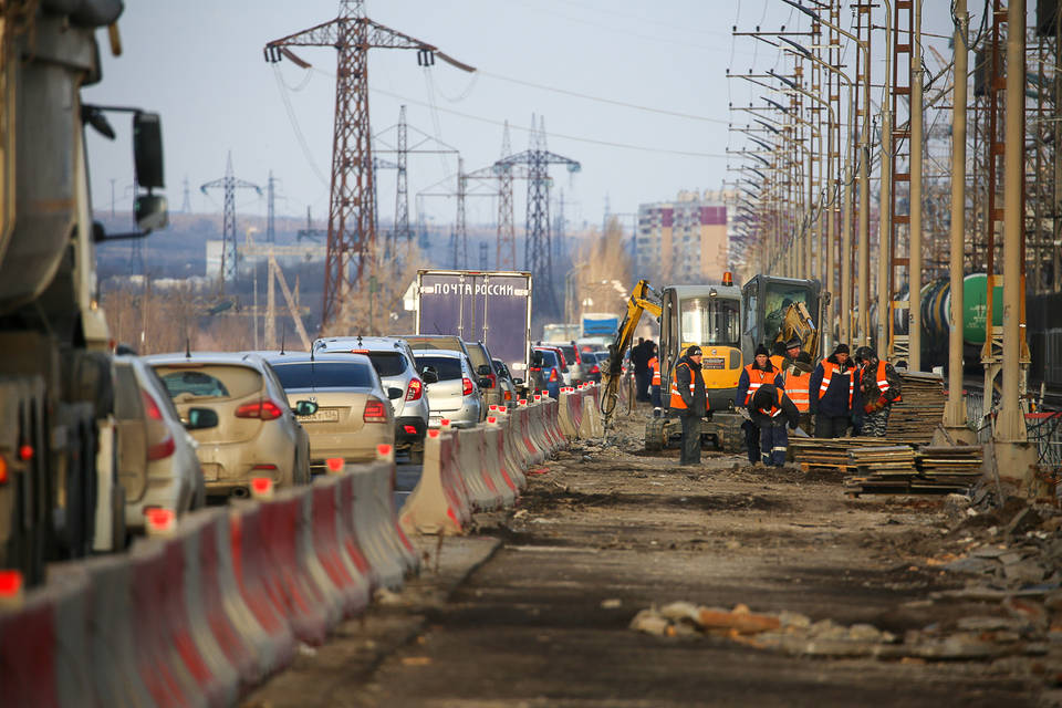 Депутат Госдумы Евгений Москвичев оценил километровые пробки на Волжской ГЭС
