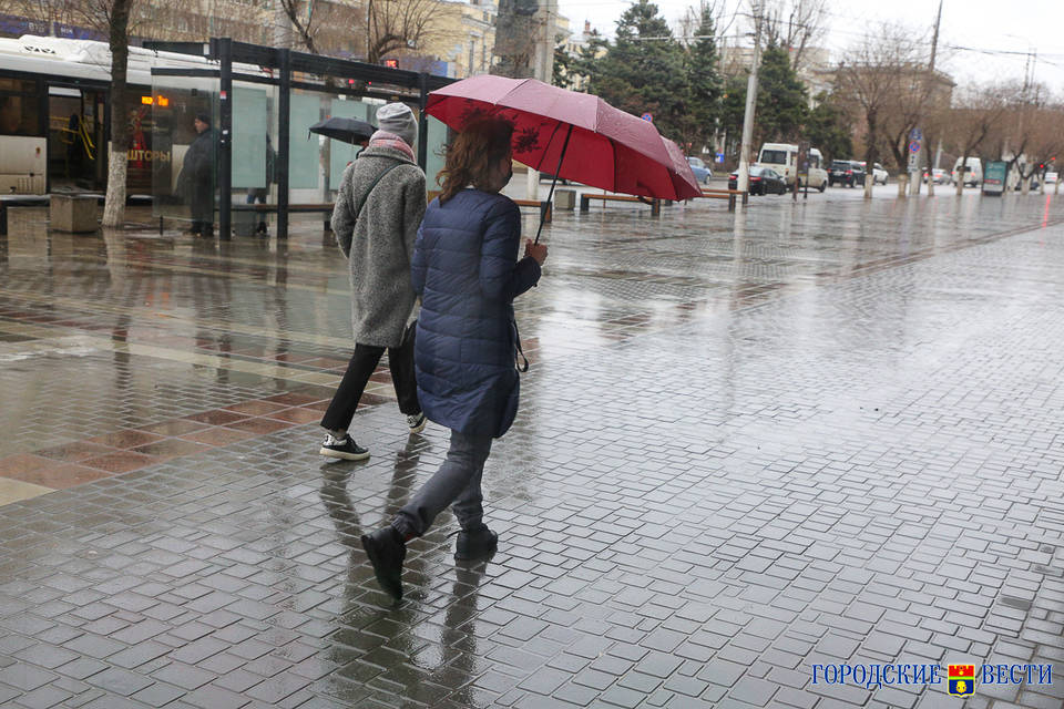 Сильный ветер и дожди ожидаются в Волгограде 21 апреля