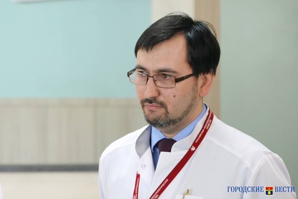 Главным внештатным трансплантологом двух федеральных округов стал волгоградский врач