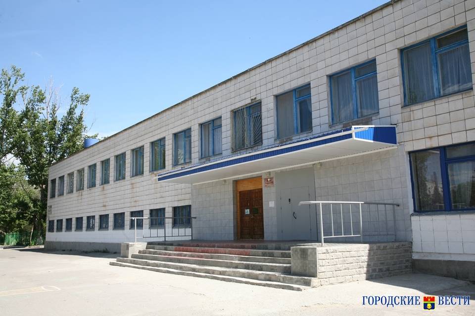 Андрей Бочаров поручил обследовать волгоградские школы на предмет безопасности