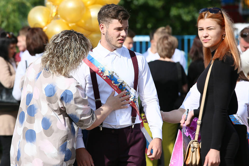 Родителей выпускников Волгограда могут пустить на линейки 22 мая