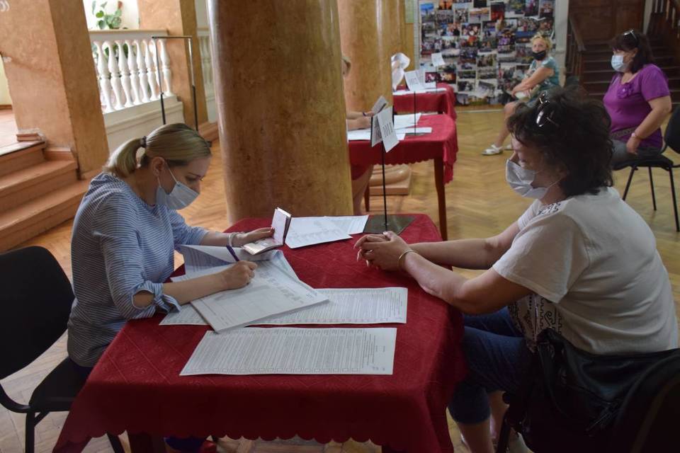 На праймериз в Волгограде проголосовало более 100 тысяч человек