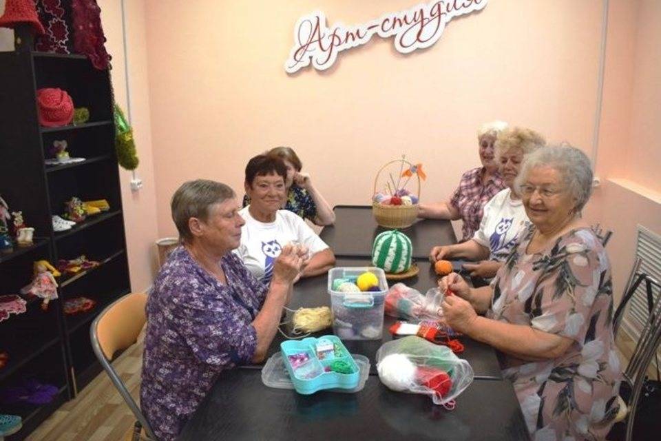В Камышине заработал первый центр добровольчества и досуга для пожилых