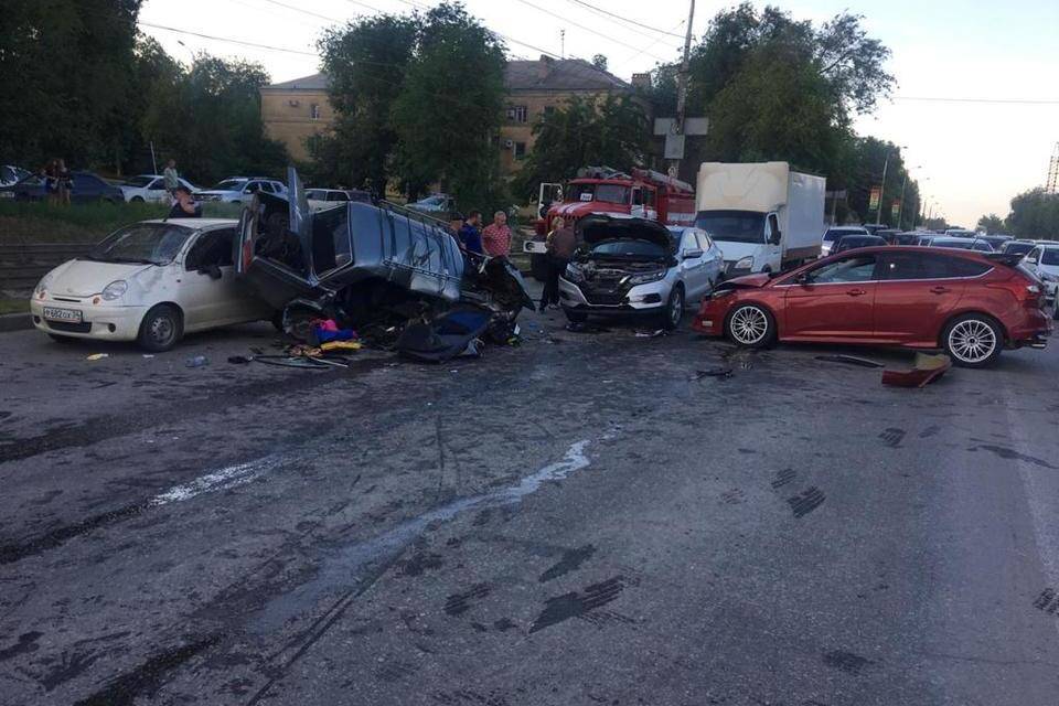 В Волгограде полиция нашла сбежавшего участника ДТП с 4 автомобилями