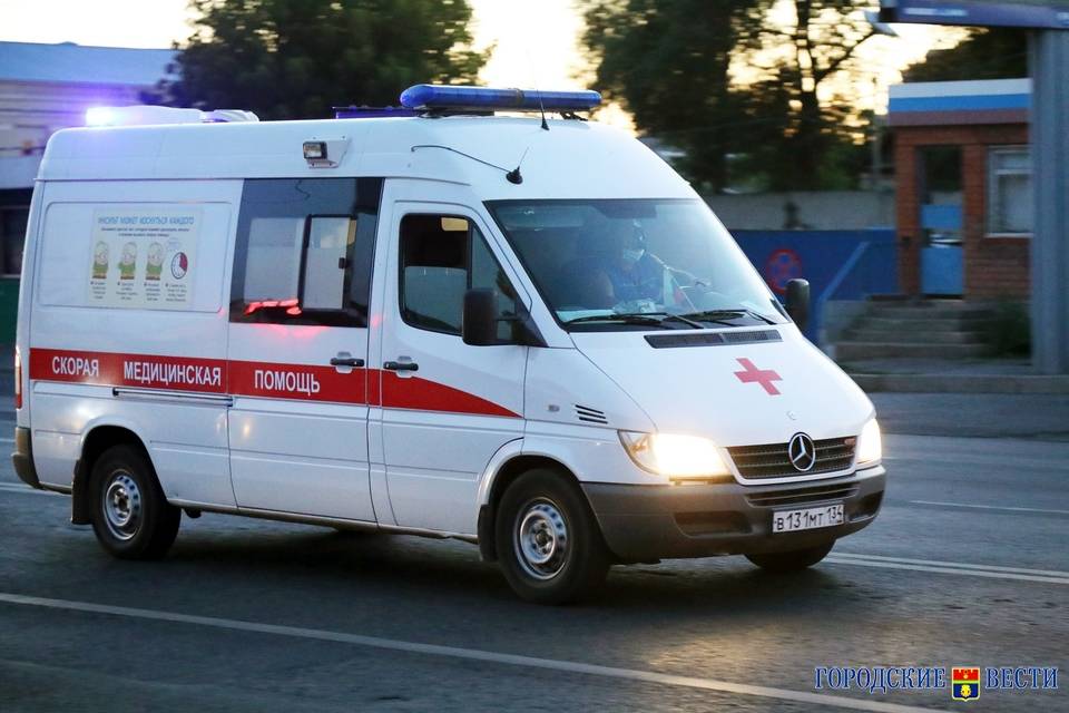 В Волгоградской области в ДТП 20-летний водитель травмировал голову