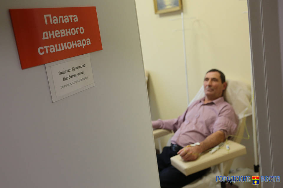 В Волгограде 66-летний пациент больницы умер, подавившись косточкой абрикоса