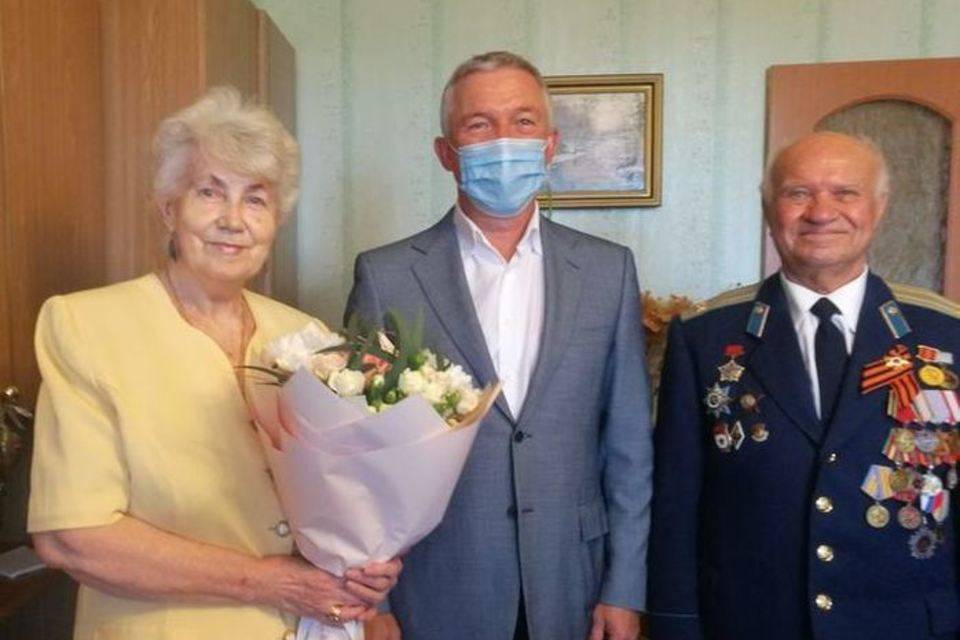 В Волгограде семья врачей справила бриллиантовую свадьбу