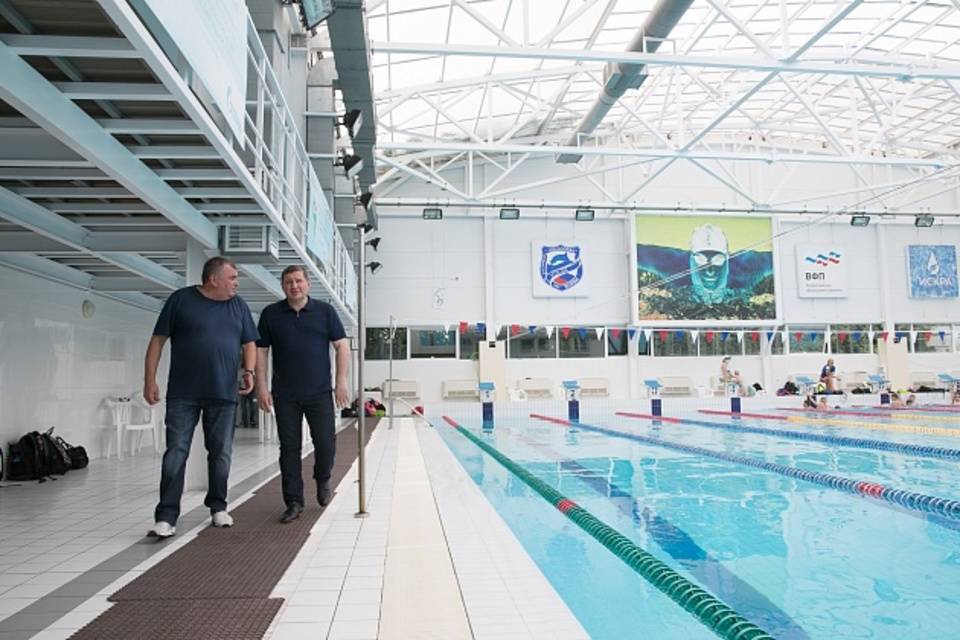 Андрей Бочаров посетил в Волгограде базу подготовки олимпийской сборной РФ по плаванию