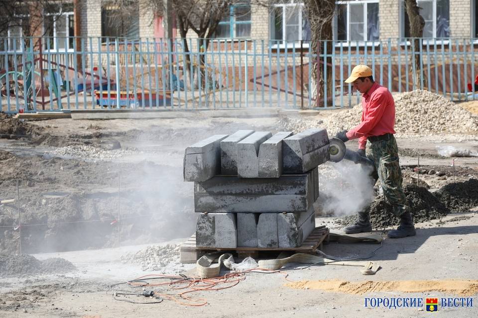 На улице Кубанской в Волгограде стартовала реконструкция