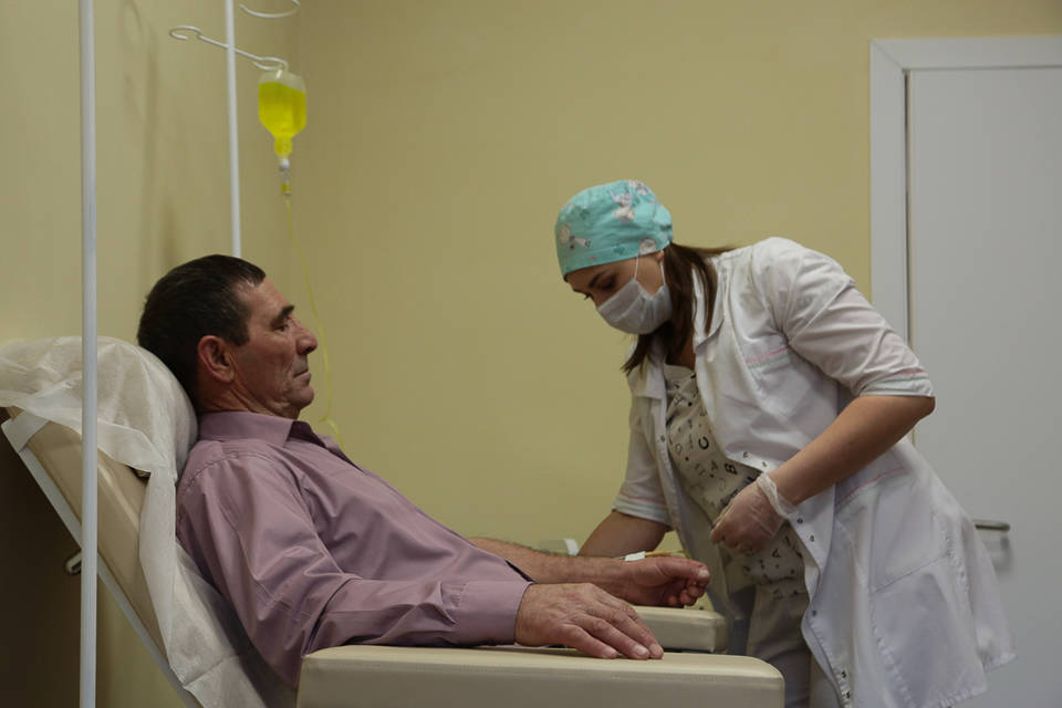 Андрей Бочаров мобилизует «мирных» врачей на борьбу с коронавирусом