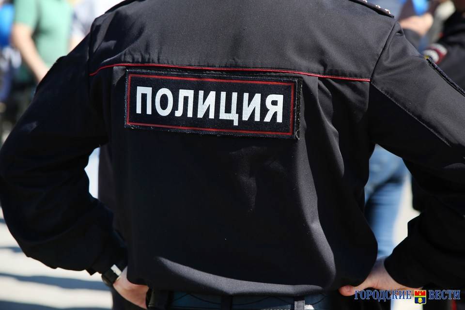 В Волгограде экс-полицейский за мошенничество со взятками сядет на 2,5 года