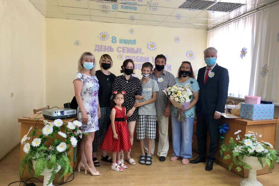 «За любовь и верность»: в Волгоградской области наградили семейные пары