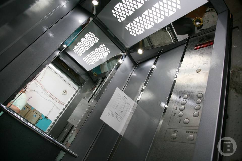 В домах Волгограда, Волжского и Камышина запустили 180 новых лифтов