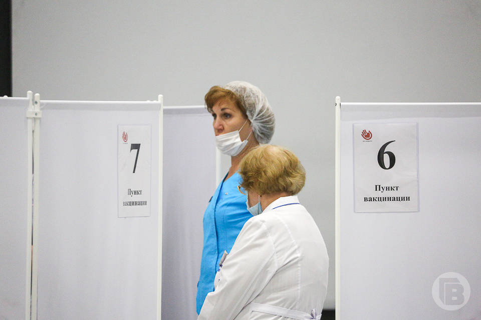 Губернатор назвал недостаточными темпы вакцинации в Волгоградской области
