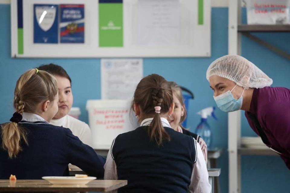 Санврачей беспокоит качество питьевой воды в школах Волгоградской области