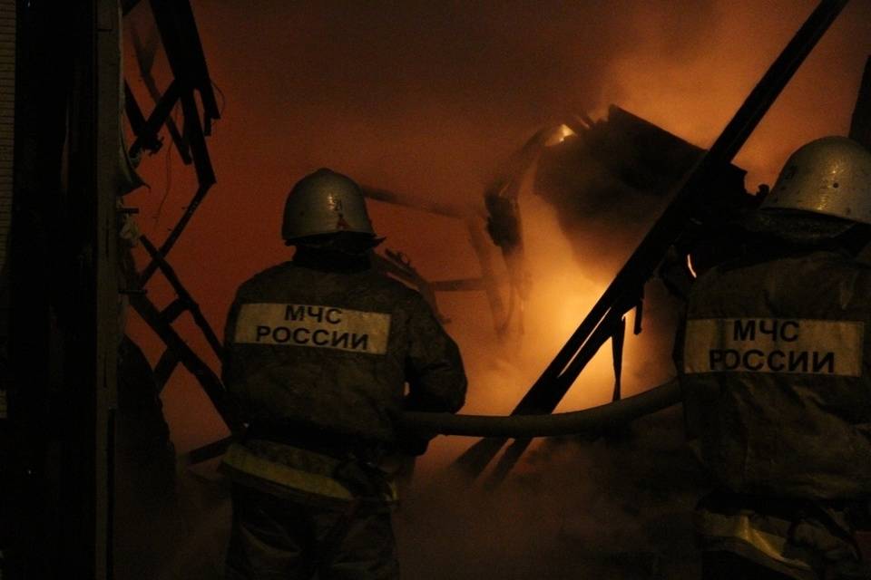 На севере Волгограда на пожаре погибла женщина
