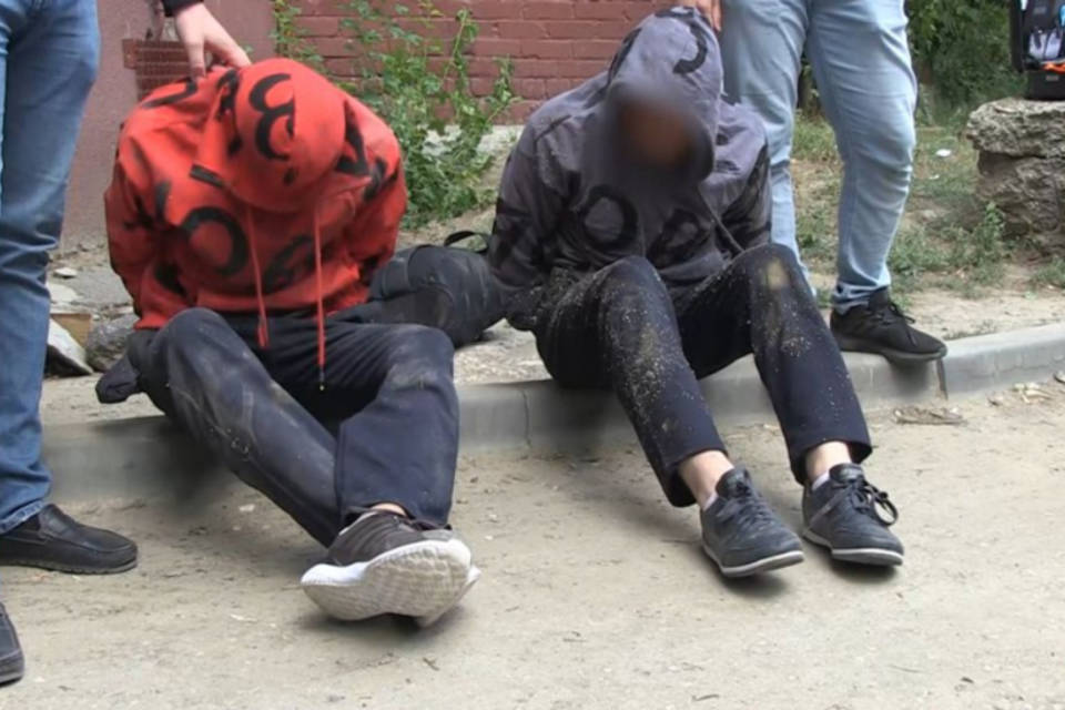 Суд в Волгограде арестовал троих серийных налётчиков
