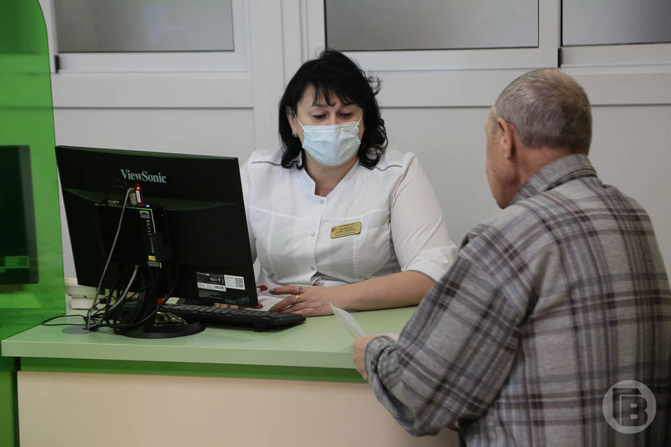 Облздрав объяснил разделение потоков пациентов в поликлинике № 2 Волгограда