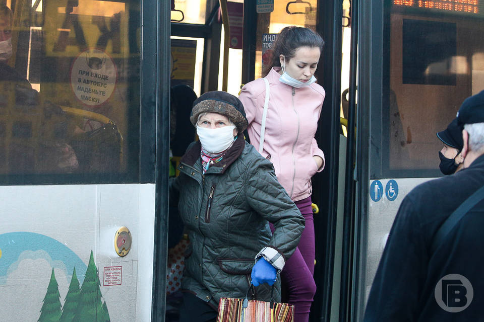 В Волгограде женщина упала в автобусе и попала в больницу