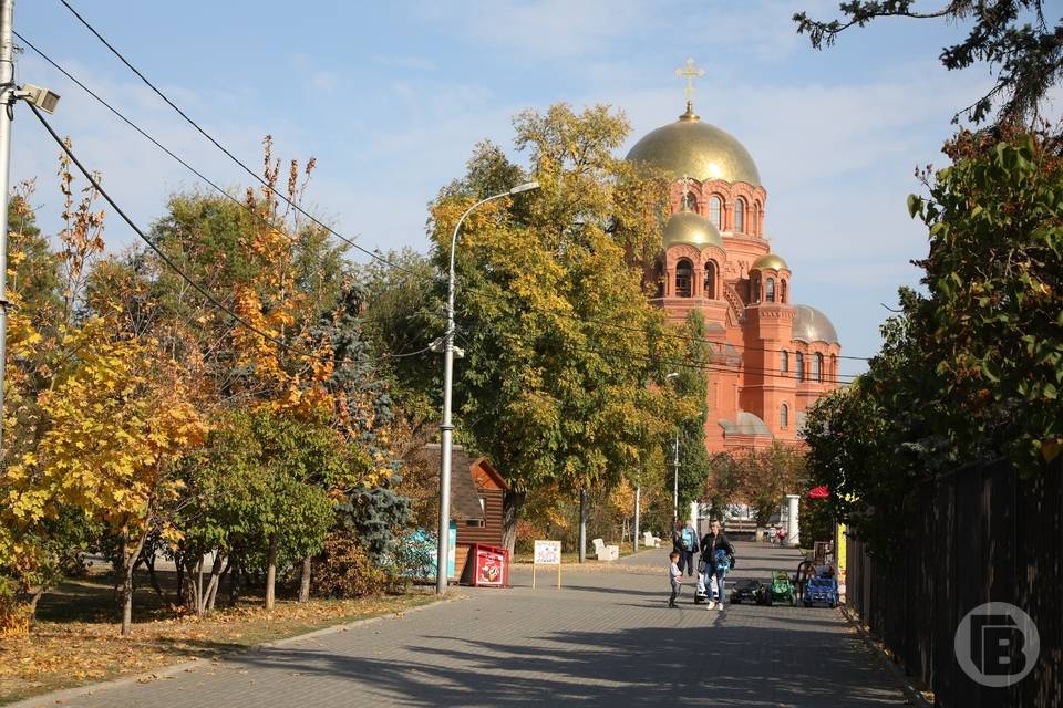 Комсомольский сад волгоград фото