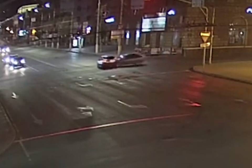 Пострадали две женщины: подробности ночного ДТП в центре Волгограда