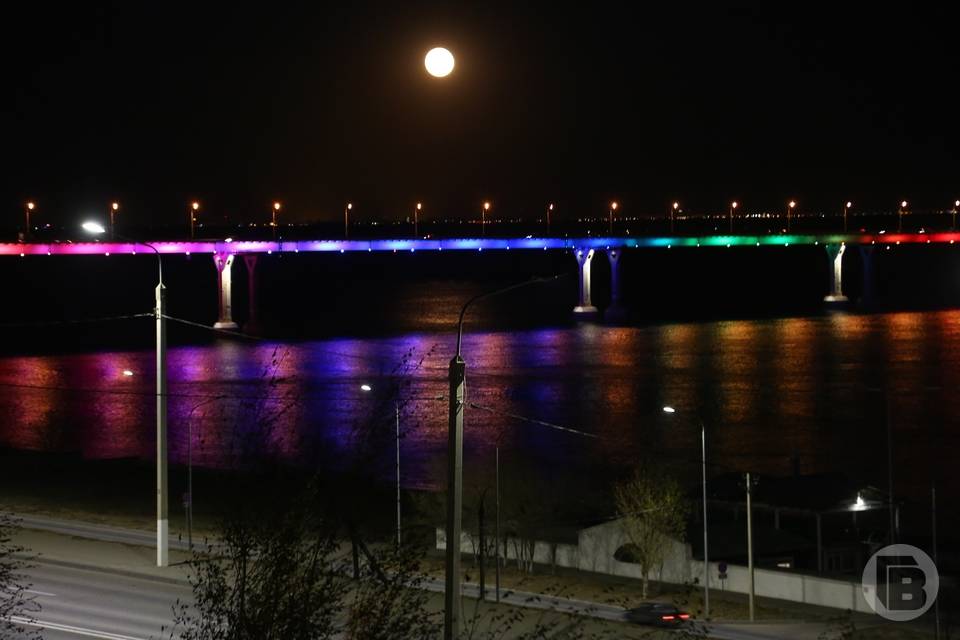 «Танцующий» мост в Волгограде закроют для машин на три ночи