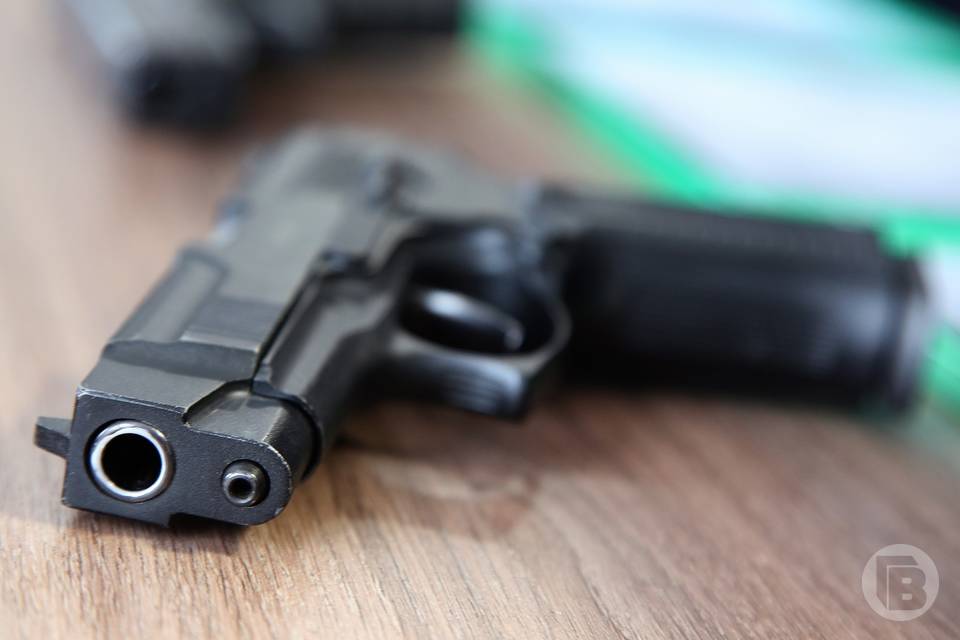 В Волгограде 53-летнего мужчину обвинили в стрельбе по подросткам