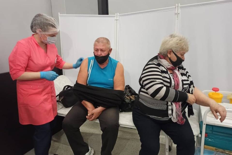 «Юбилейным» участником прививочной кампании в Волгоградской области стал пенсионер