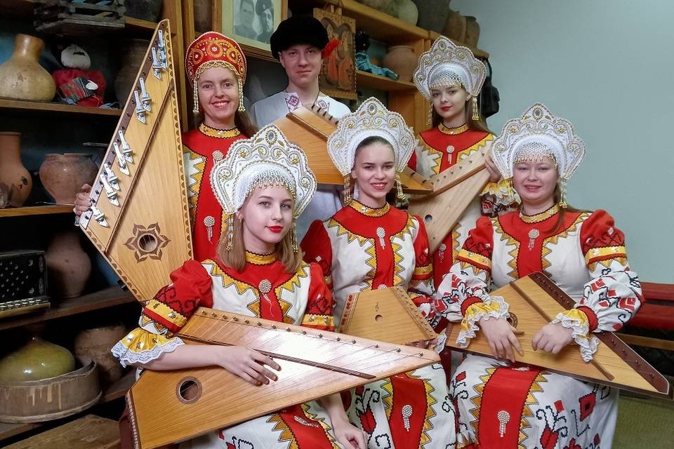 В Волгоградской консерватории создан ансамбль гусляров «Вереница»