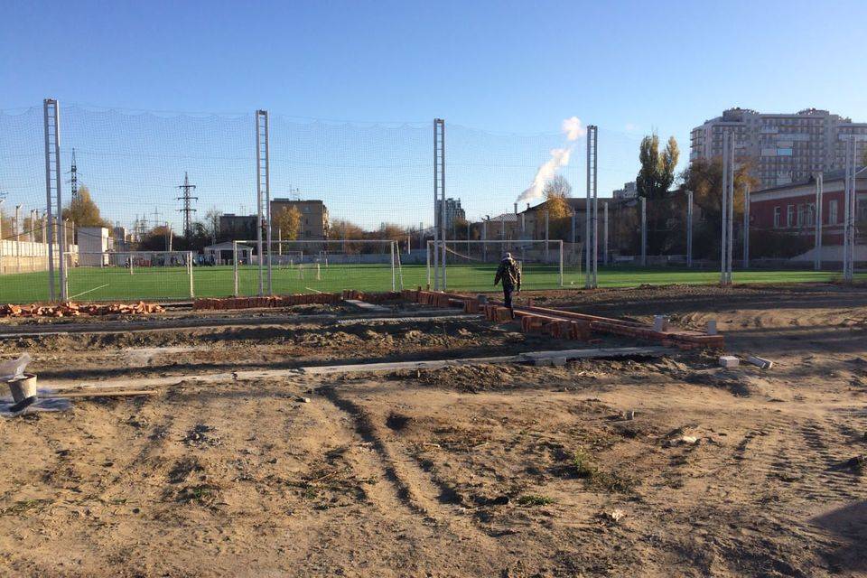 В Волгограде строят новый корпус на стадионе «Пищевик»