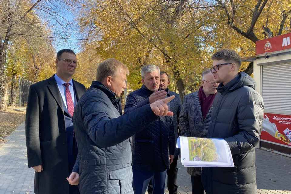 Владимир Марченко провел выездное совещание в Комсомольском саду