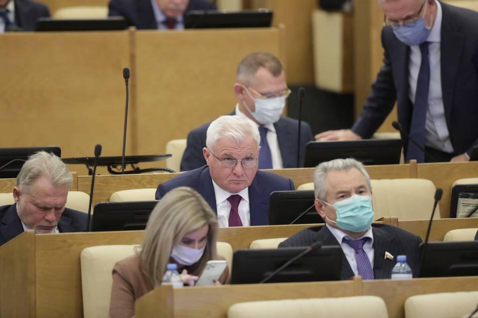 Депутат ГД рассказал волгоградцам, на что в России потратят триллионы рублей