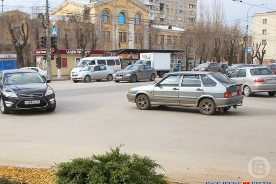 В Волжском и в Волгограде будут штрафовать тех, кто не умеет парковаться