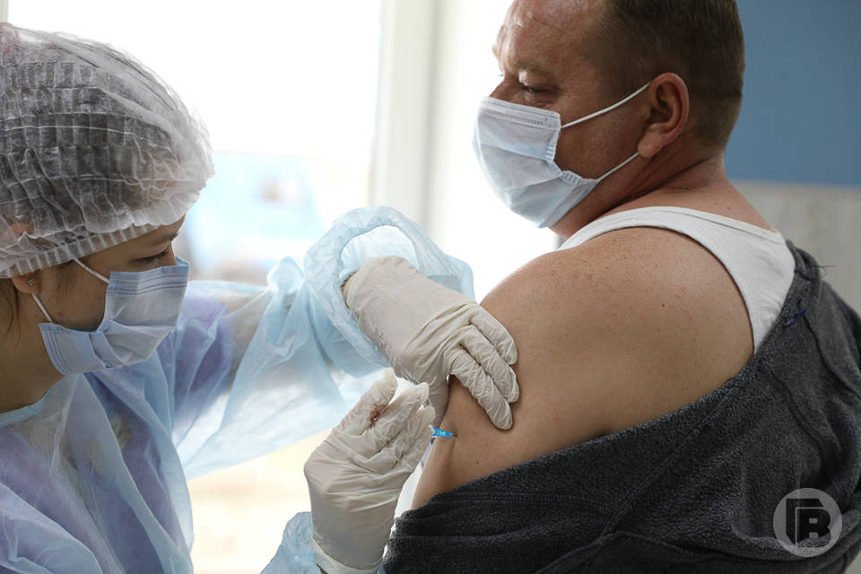 В Волгоградской области план по вакцинации от COVID-19 выполнен на 70%