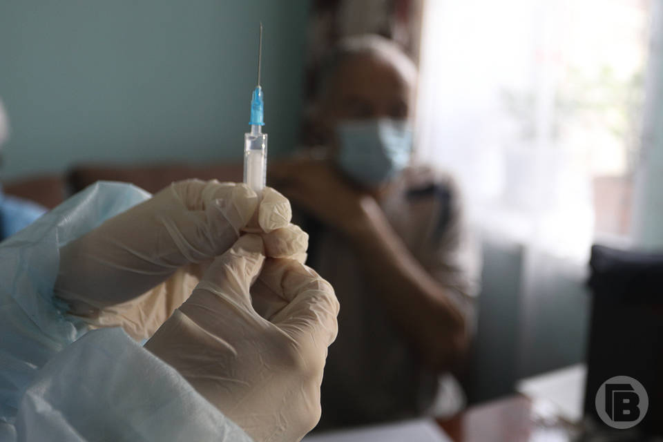 Вакцина «Спутник Лайт» поступит во все ТРК и поликлиники Волгограда до 20 ноября