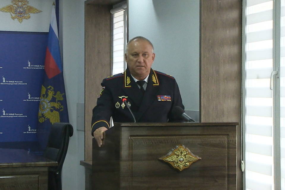 Александр Кравченко наградил полицейских в Волгограде за раскрытие резонансных дел