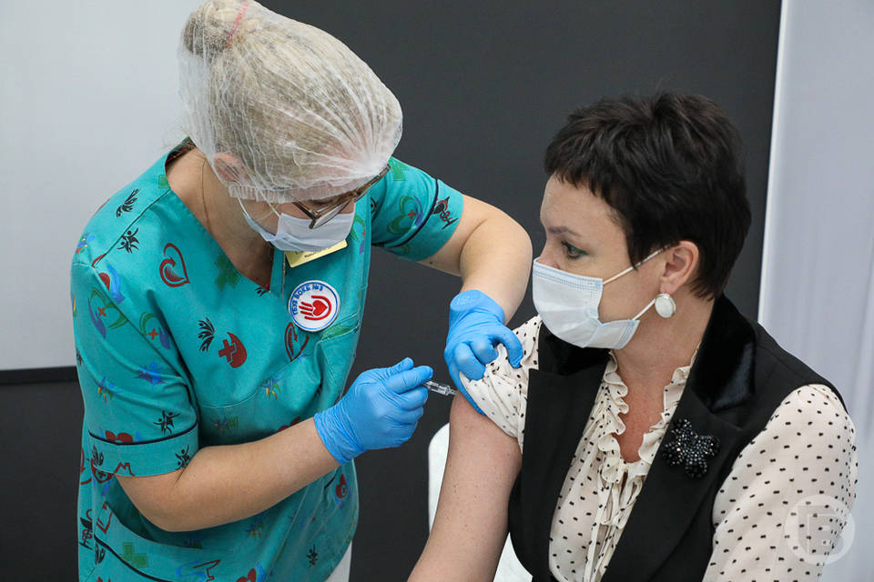 Более 1,2 млн жителей Волгоградской области прошли вакцинацию от COVID-19