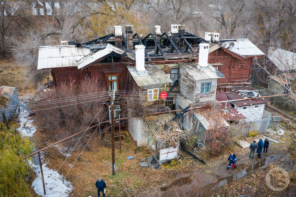 В Волгограде снова загорелся дом-памятник на Пугачевской
