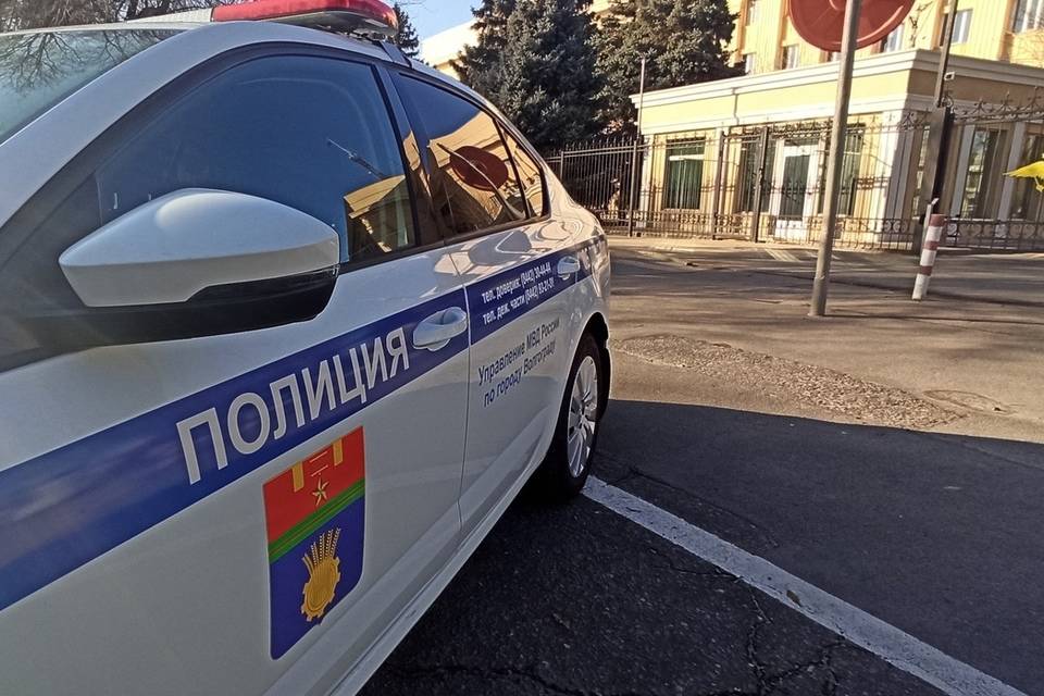 Волгоградская полиция разыскивает двоих автомобилистов, сбежавших с места ДТП