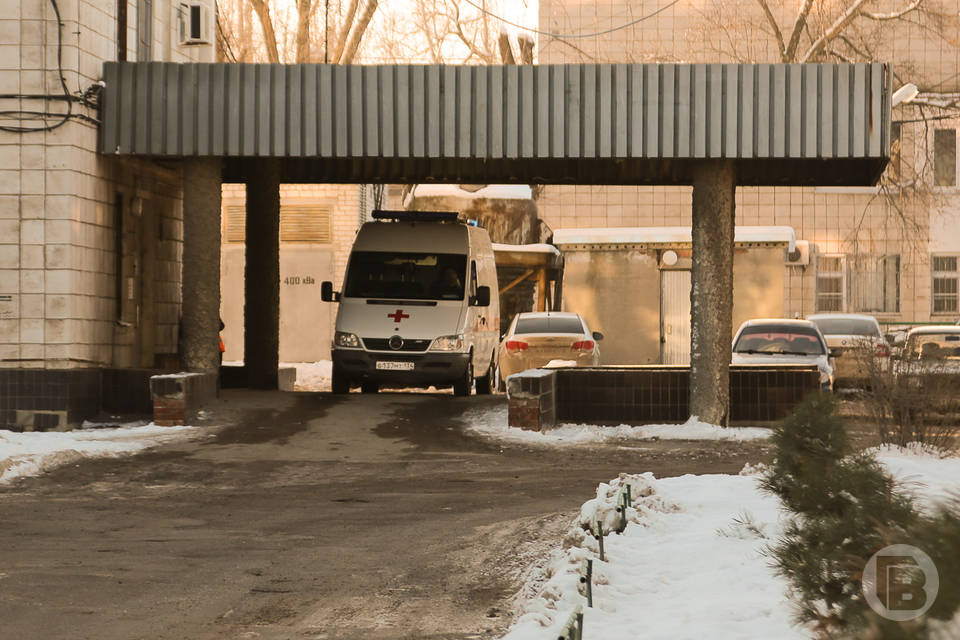 Пострадавшим пассажиром опрокинувшегося авто под Волгоградом оказалась 14-летняя школьница