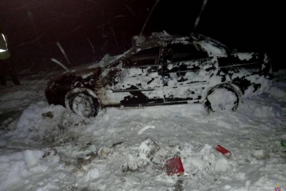 В съехавшем в кювет под Волгоградом авто пострадали двое