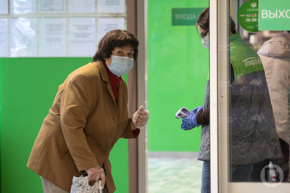В Волгоградской области отстранят от работы сотрудников без QR-кодов